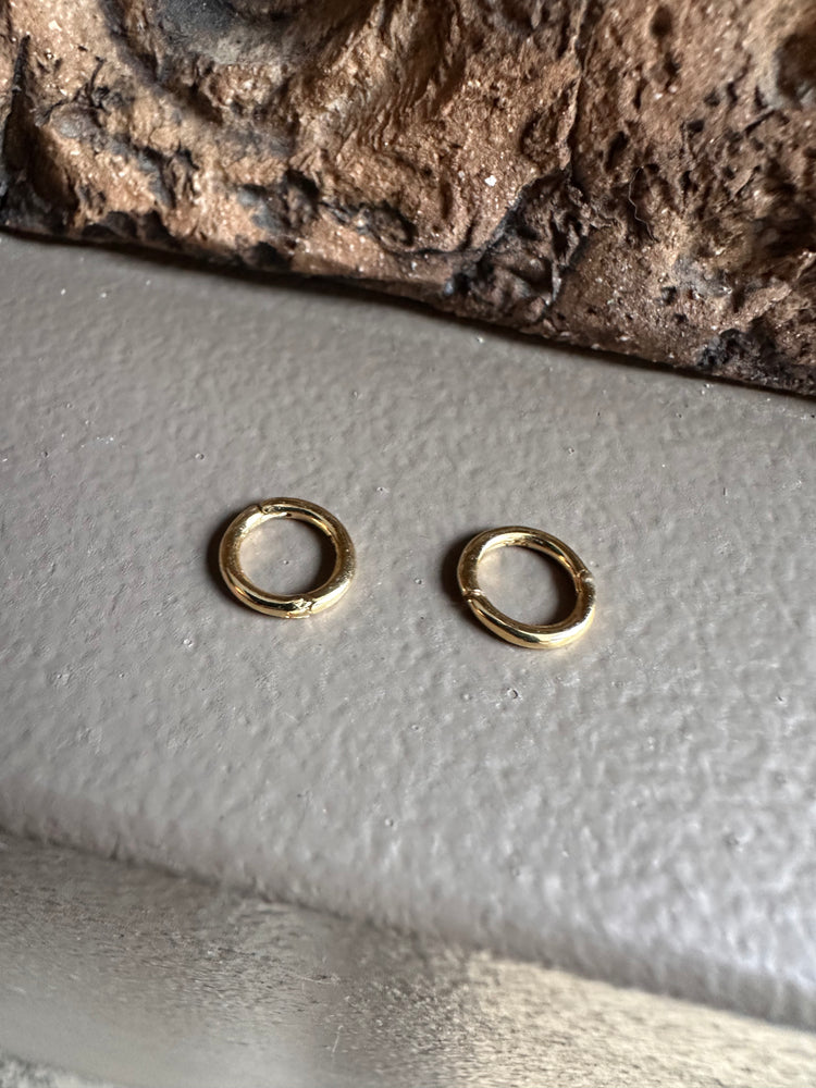 Gammie Stack Ear Cuff Huggy