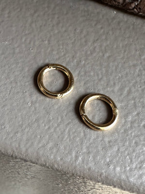 Gammie Stack Ear Cuff Huggy