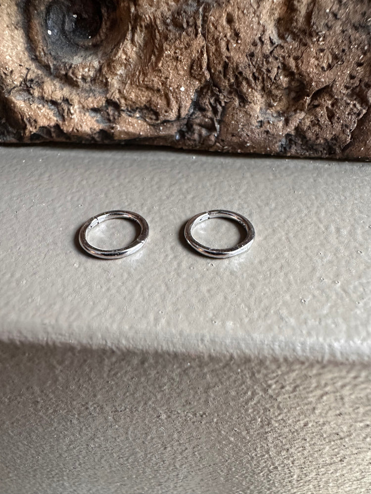 Gammie Stack Ear Cuff Huggy