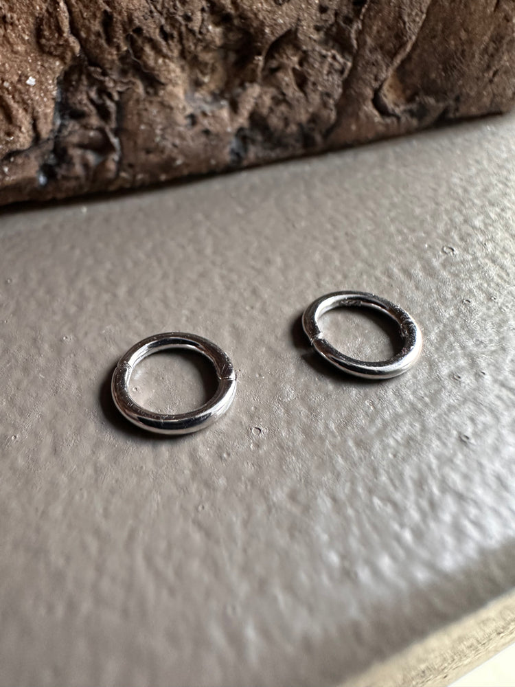 Gammie Stack Ear Cuff Huggy