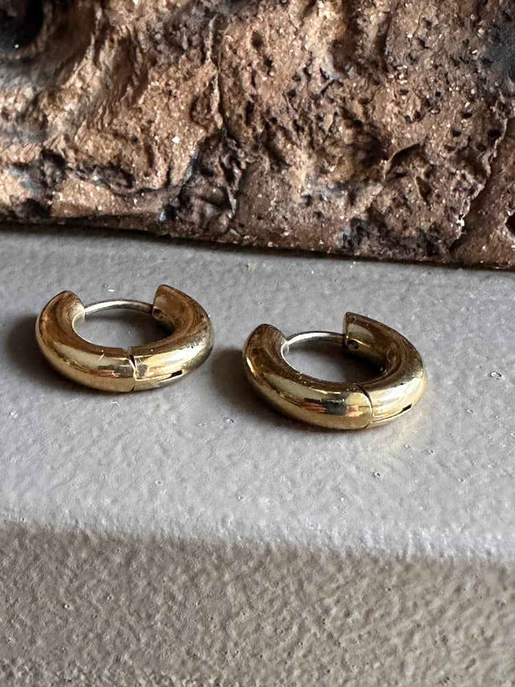 Zag Bijoux Gold Thick Huggy Earring