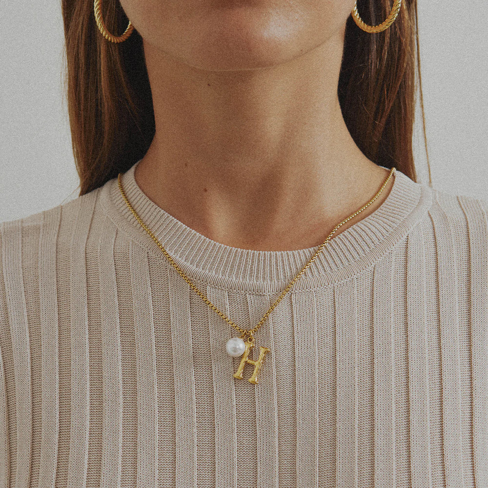 Zahar Pearl Letter H Necklace Gold