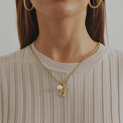Zahar Pearl Letter H Necklace Gold