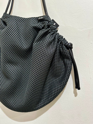 InZu Cocco Tote Bag Black Charcoal Cells