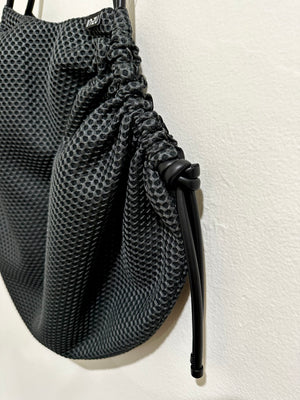 InZu Cocco Tote Bag Black Charcoal Cells