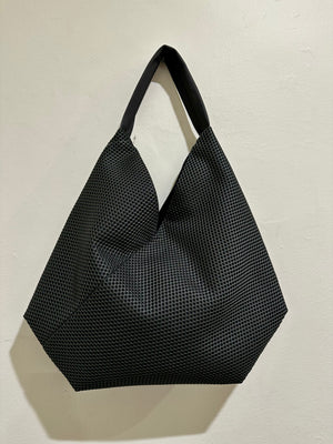 InZu Bevel Bag Chess Charcoal Cells