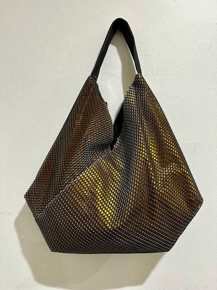 InZu Bevel Bag Black Gold Hive