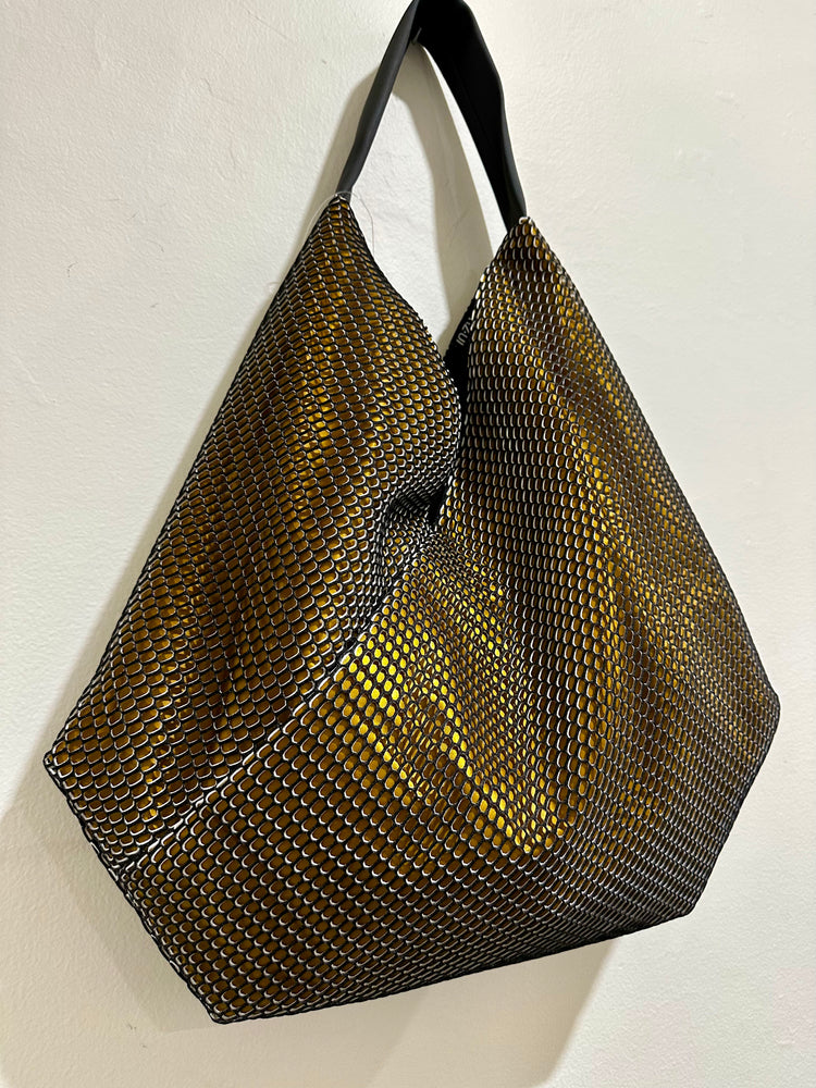 InZu Bevel Bag Black Gold Hive