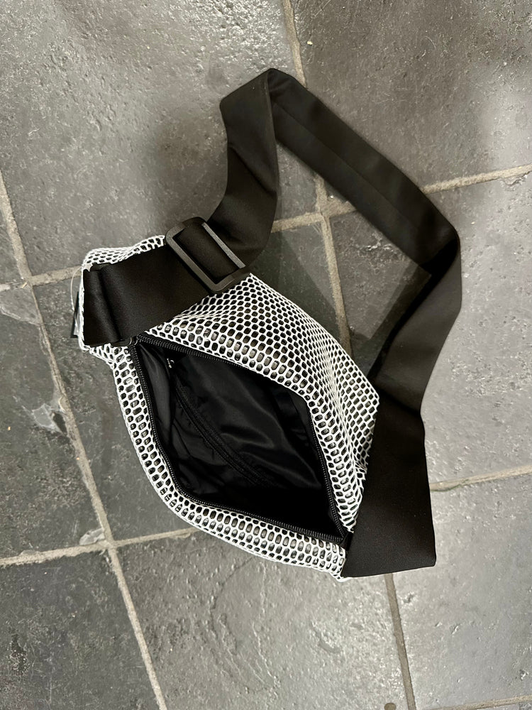 InZu Bean Crossbody Bag Black Bubble