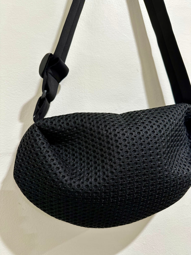 InZu Bean Crossbody Bag Black Bubble