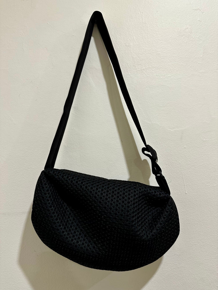 InZu Bean Crossbody Bag Black Bubble