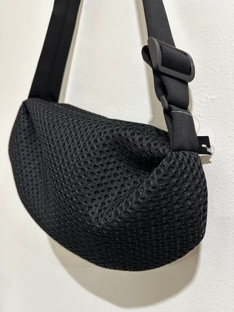 InZu Bean Crossbody Bag Black Bubble