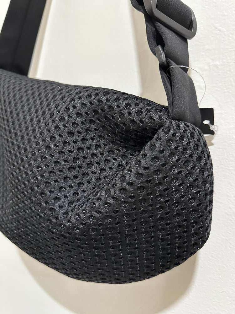 InZu Bean Crossbody Bag Black Bubble