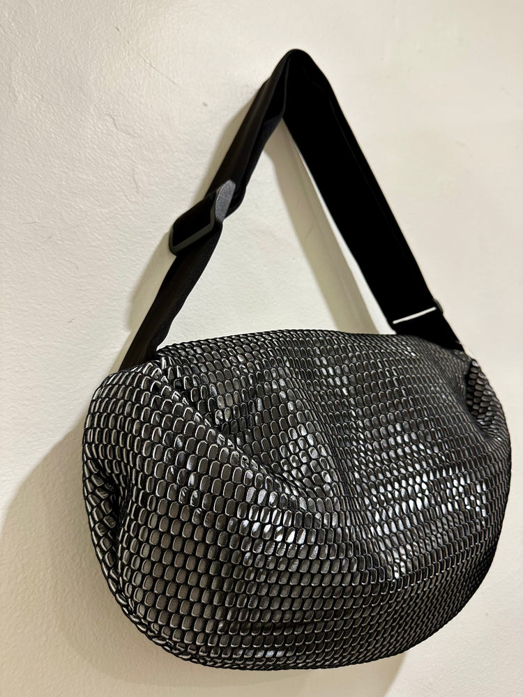 InZu Bean Crossbody Bag Black and Interstellar Chain
