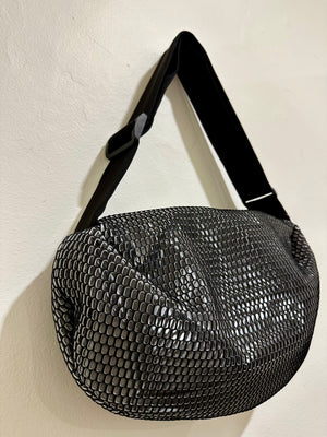 InZu Bean Crossbody Bag Black and Interstellar Chain
