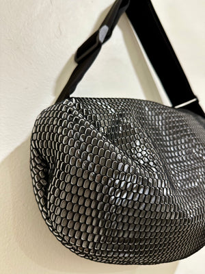 InZu Bean Crossbody Bag Black and Interstellar Chain
