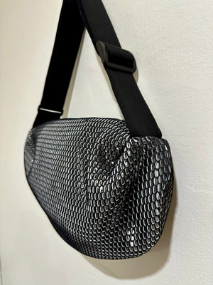 InZu Bean Crossbody Bag Black and Interstellar Chain