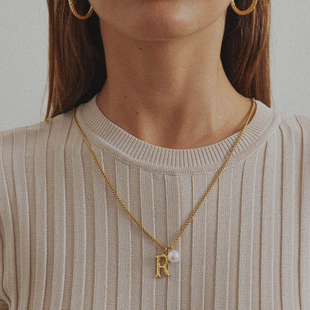 Zahar Pearl Letter R Necklace Gold