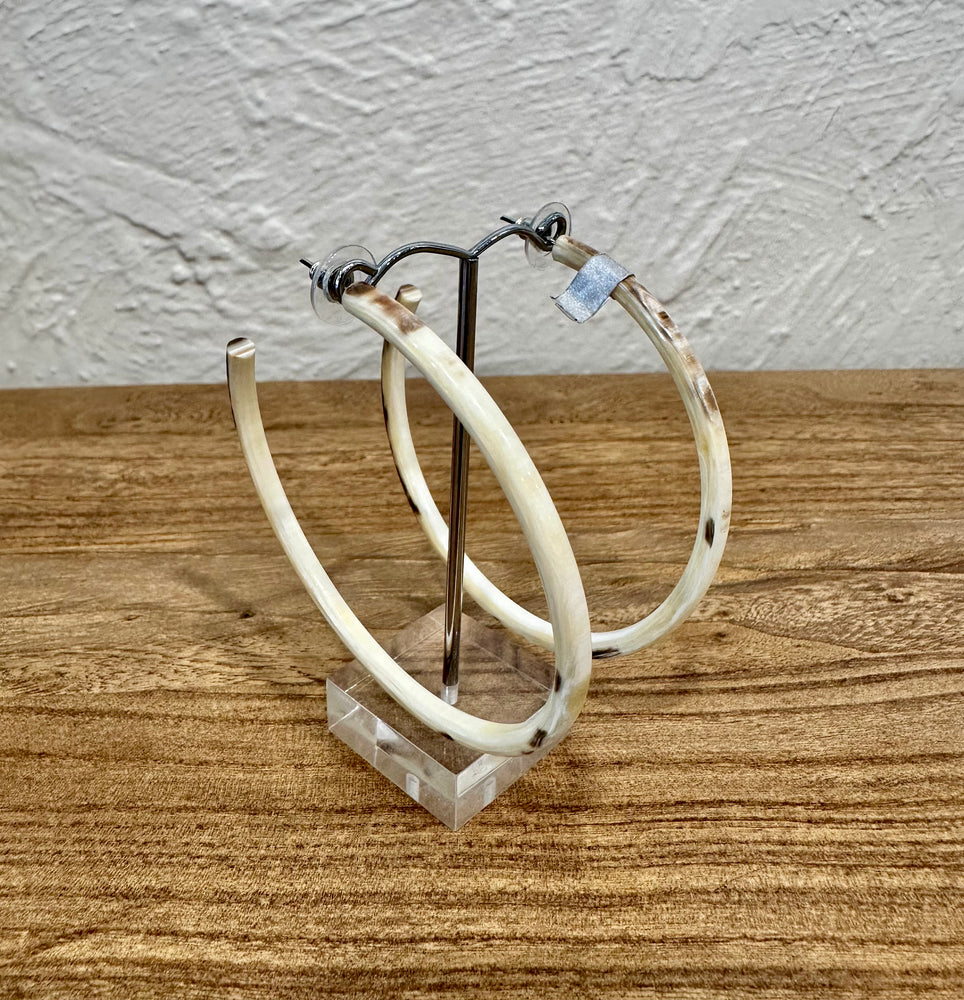 Soyang Paris Light White Horn Hoop Earring
