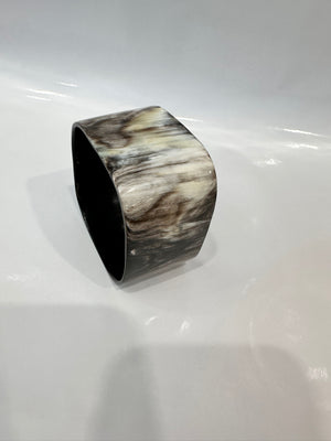 Soyang Paris Horn Square Bangle