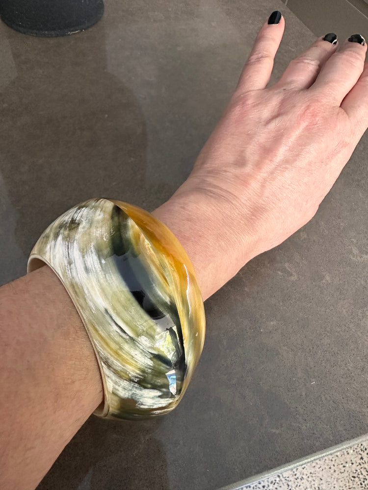 Soyang Paris Giant Horn Bangle Multi Coloured