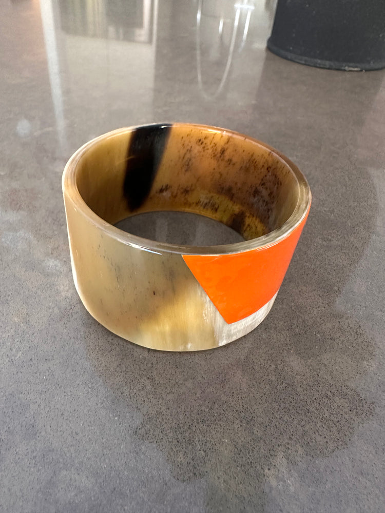 Soyang Paris Horn Two Tone Wide Bangle