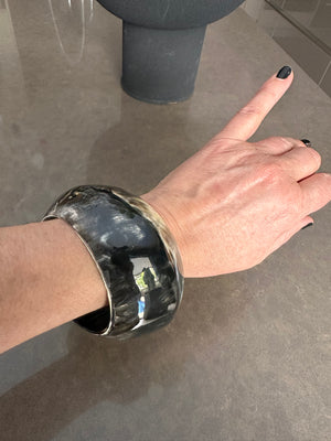 Soyang Paris Horn Square Stretch Bangle