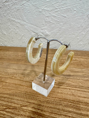 Soyang Paris Light White Horn Square Edge Hoop Earring