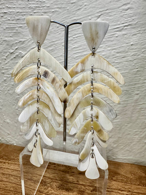 Soyang Paris Light Horn Drop Fan Earring