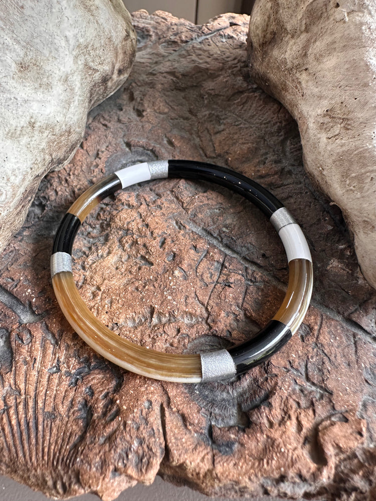 Soyang Paris Black and Gold Horn Bangle