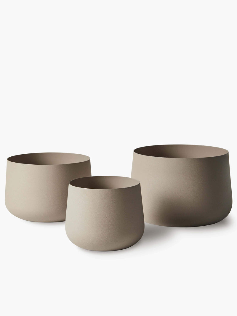E L and M Home Mona Pots and Planters