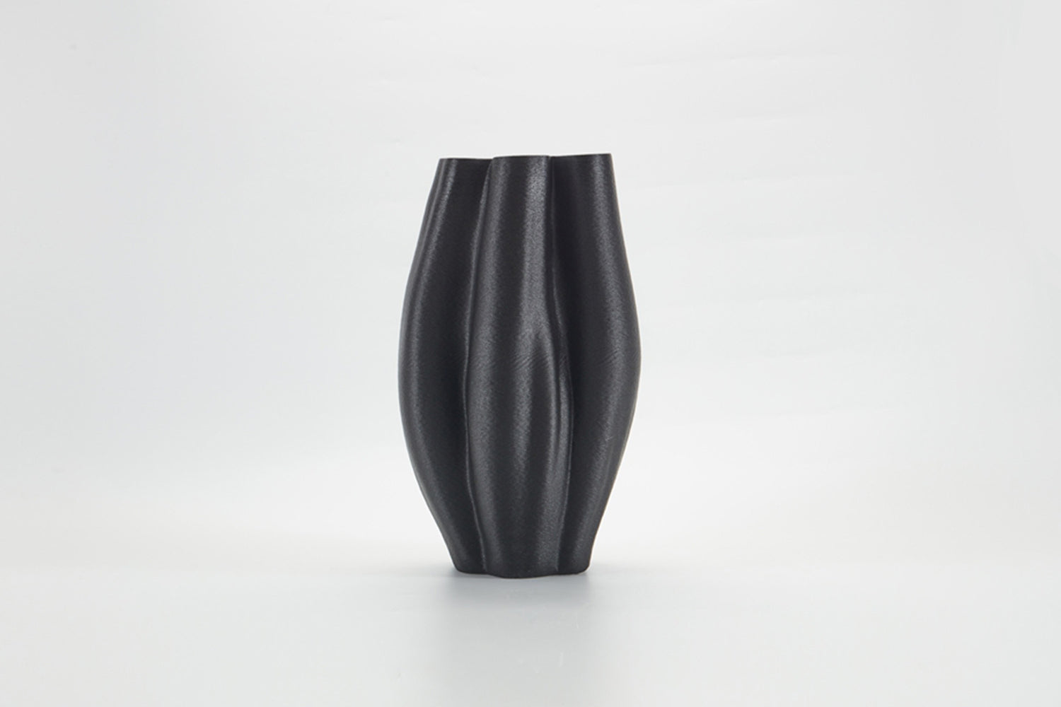 The Foundry House La Mer Vase Ebony