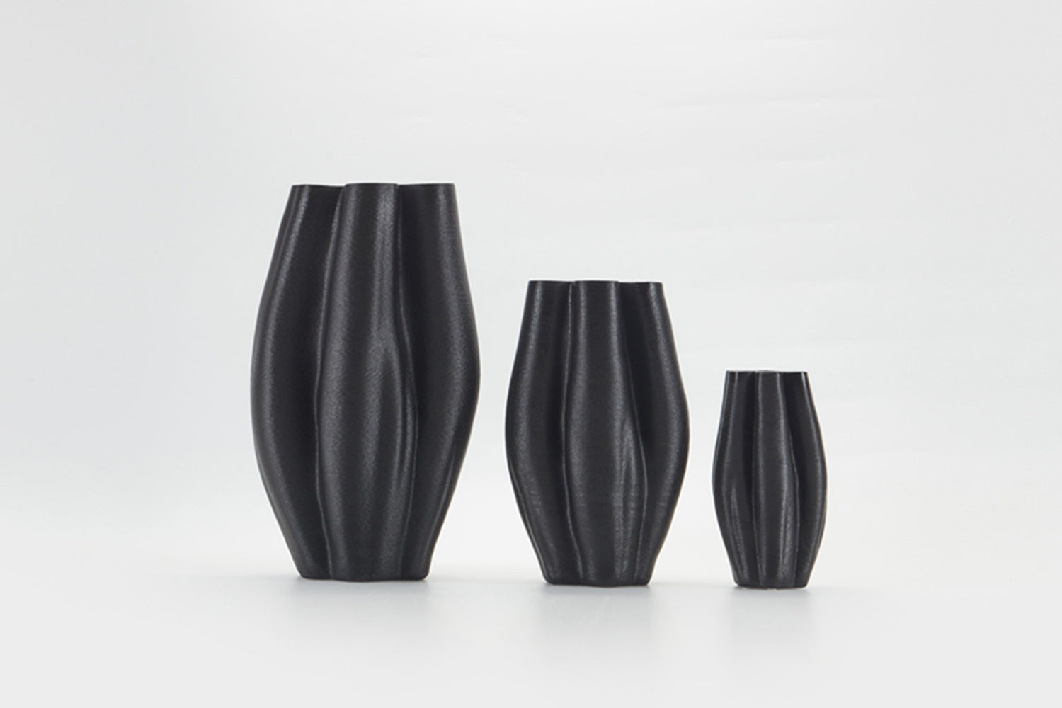 The Foundry House La Mer Vase Ebony